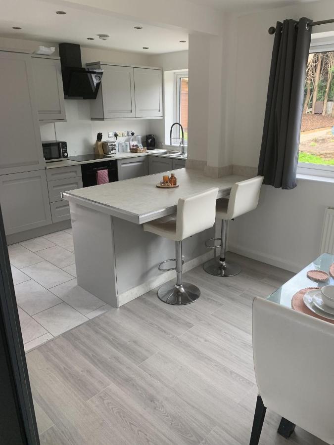 Crowthorne House, Beautiful 3 Bedroom Home For Upto 8 Guests, With Sofa Bed Cul-De-Sac With Private Driveway Nottingham Eksteriør bilde